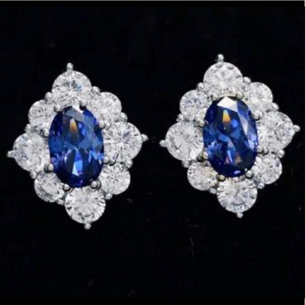 The Royal 925 Sapphire are Cubic zirconium estate inspired stud earrin…